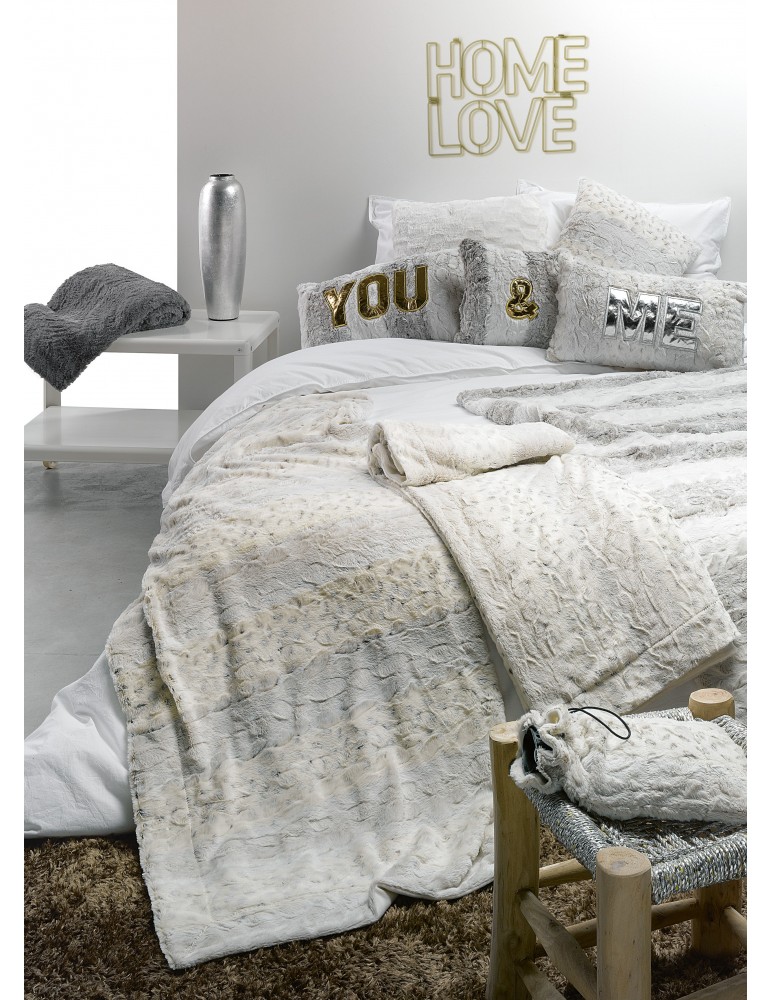 Plaid fausse fourrure Texto Naturel 120 x 150 4505080000Les Ateliers du Linge Plaid fausse fourrure Texto Naturel 120 x 150 4505080000Les Ateliers du Linge