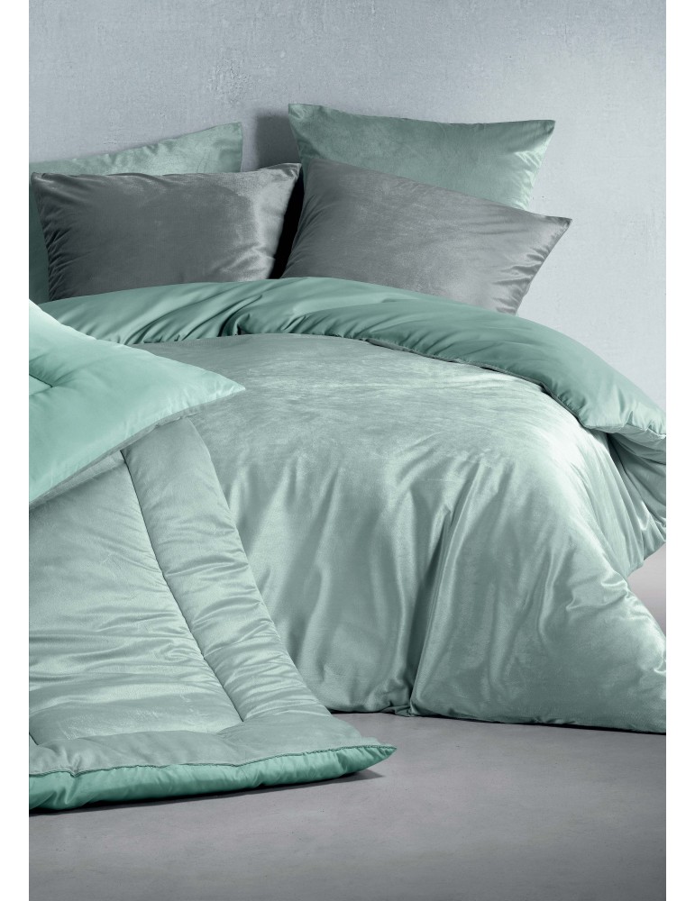 Parure Velours Gris 200 X 200 avec housse de couette et taie(s) d'oreiller 2611070501Les Ateliers du Linge Parure Velours Gris 200 X 200 avec housse de couette et taie(s) d'oreiller 2611070501Les Ateliers du Linge