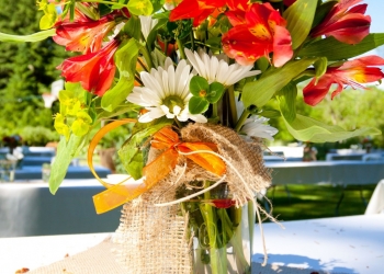 Comment réaliser une composition florale champêtre